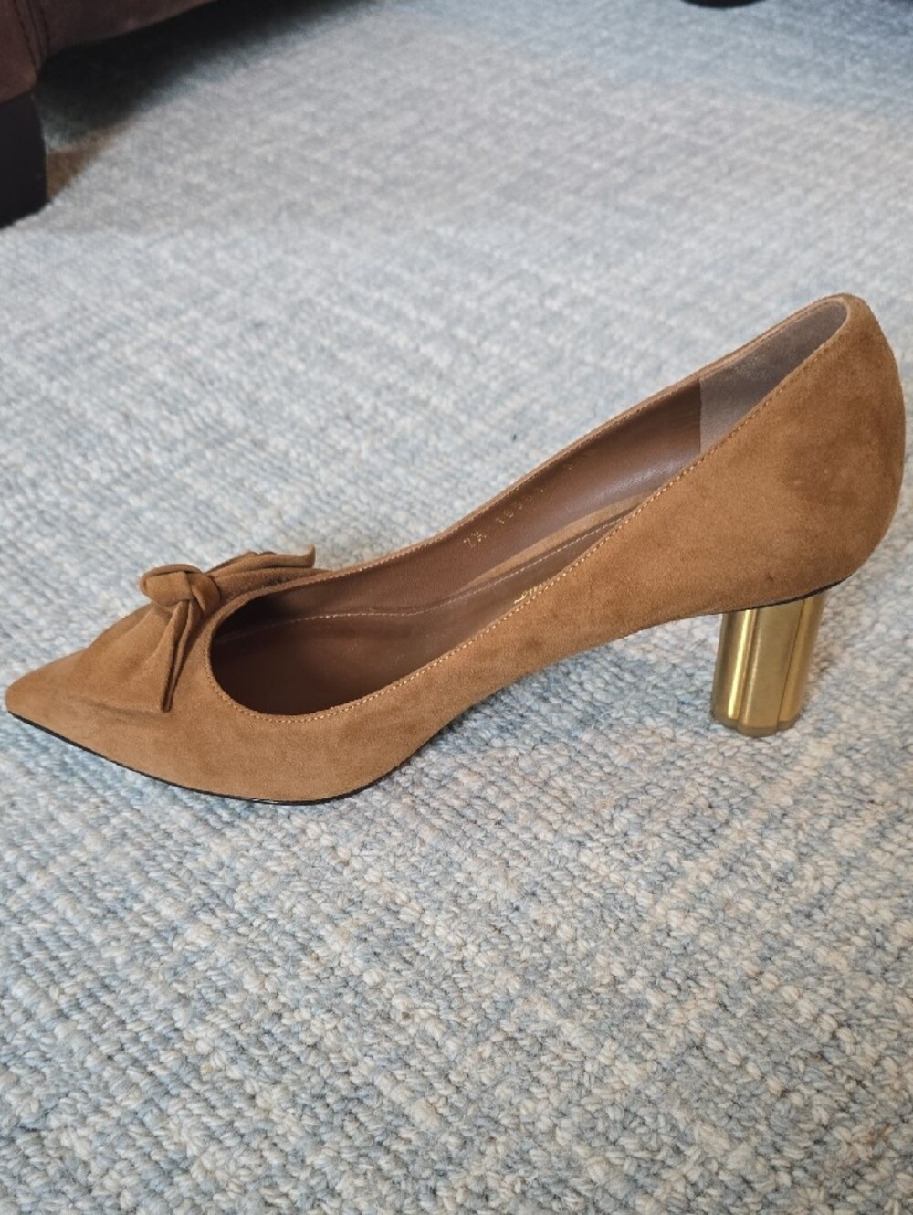 Salvatore Ferragamo Tan Suede Pointed-Toe Pumps with Bow - Picture 7 of 13